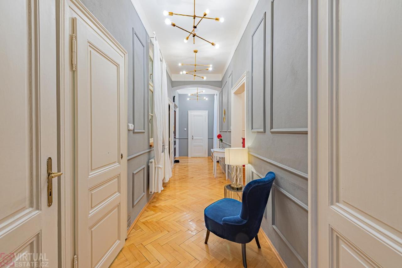 Colorful Wenceslas Square Apartment 프라하 외부 사진