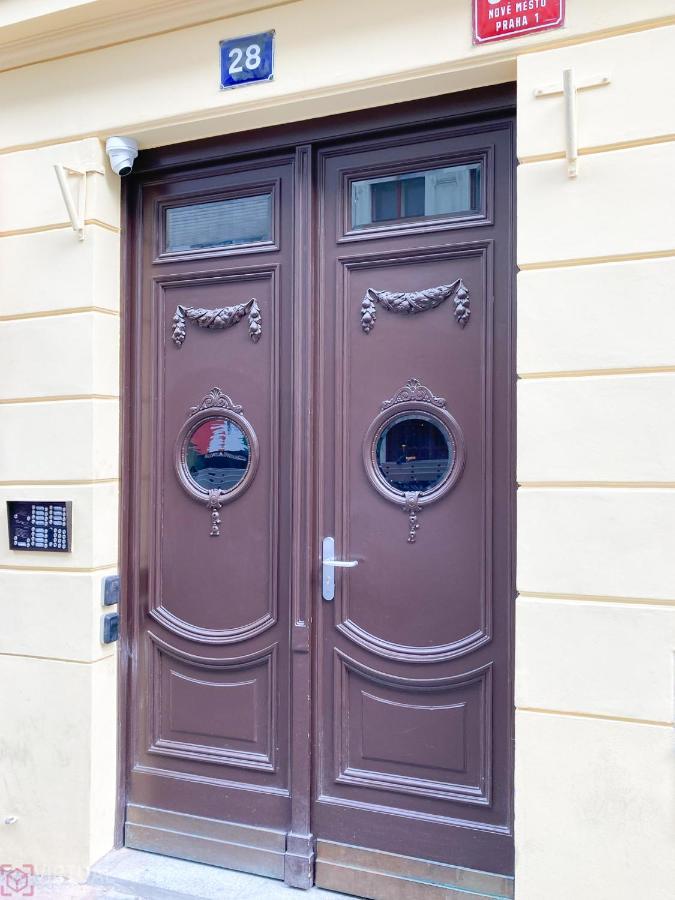 Colorful Wenceslas Square Apartment 프라하 외부 사진