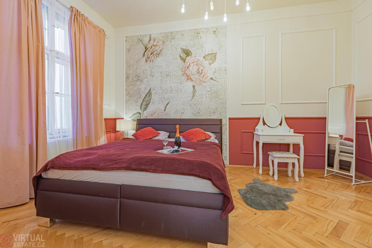 Colorful Wenceslas Square Apartment 프라하 외부 사진