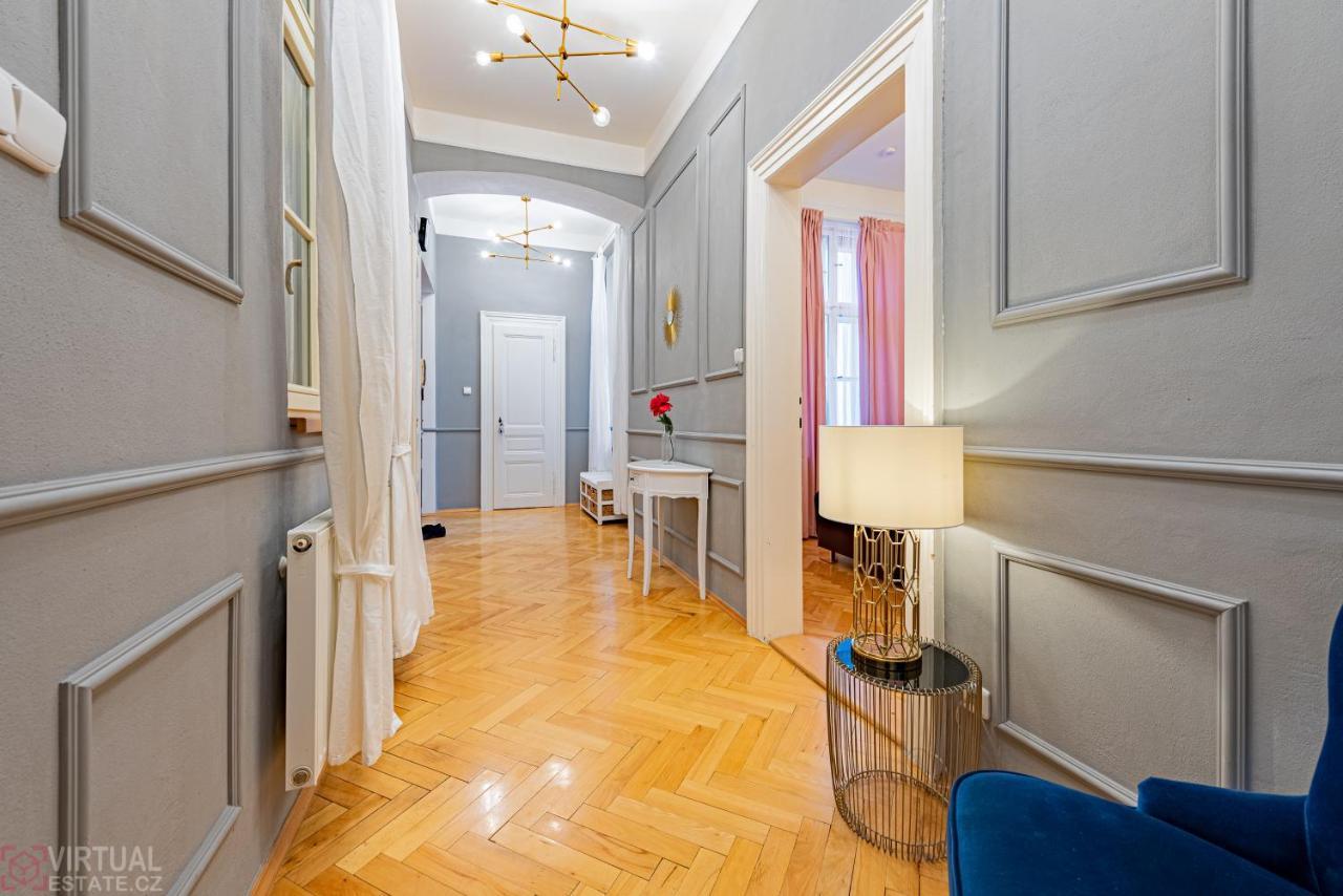 Colorful Wenceslas Square Apartment 프라하 외부 사진